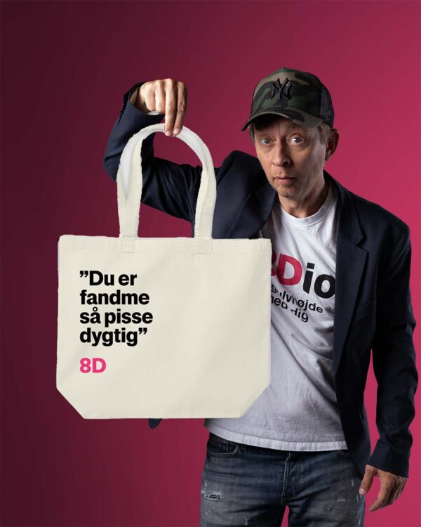 Pisse Dygtig Totebag Allan Sindberg Hvid 2